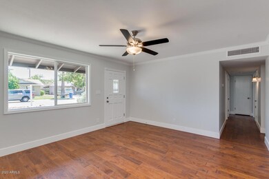 720 W 19th - Front Entry
