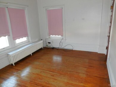 4738 Hamilton Blvd unit 2, Allentown, PA 18103 - photo 3