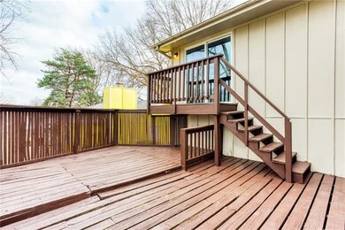 Large deck off family room, small deck off master 