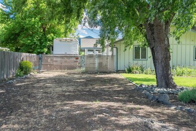 12353 Blackwell Rd, Central Point, OR 97502 - photo 4