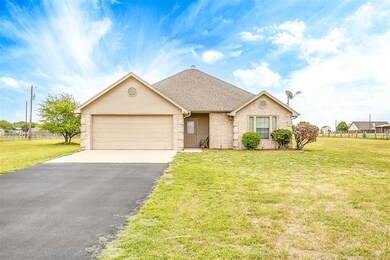 114 Savannah Dr, Weatherford, TX 76087 - photo 3