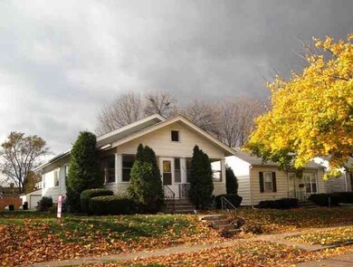 2042 43rd St, Rock Island, IL 61201 - photo 2