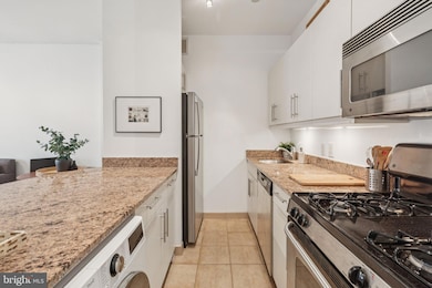 Parc Rittenhouse unit 1605, Philadelphia, PA 19103 - photo 3