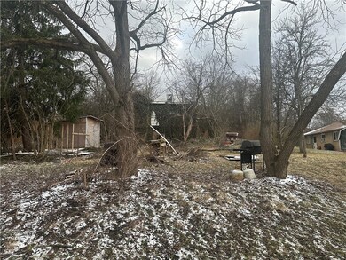 148 Zimmerle Dr, Aliquippa, PA 15001 - photo 4