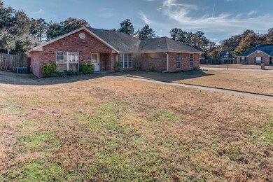 561 Ashwood Bend, Lufkin, TX 75904 - photo 4