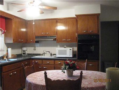 881 Inwood Place, Columbus, OH 43224 - photo 3