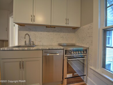 707 Scott St unit 2 (Second Floor), Stroudsburg, PA 18360 - photo 7