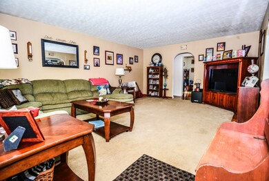 305 N Vine St, Wingate, IN 47994 - photo 4