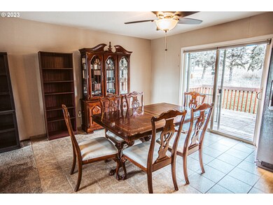 622 Summit Ridge Dr E, the Dalles, OR 97058 - photo 6