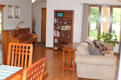 13811 Rustic Dr, North Royalton, OH 44133 - photo 3