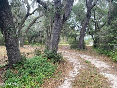 8093 Breezy Point Rd E, Melrose, FL 32666 - photo 5