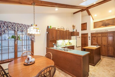 007-photo-dining-room-6655822