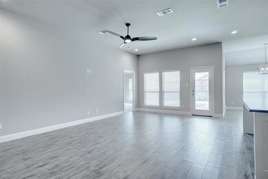 1913 Town Creek Cir, Weatherford, TX 76086 - photo 4