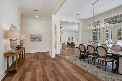 Interior View - Entry / Dining & into Kitchen / Li