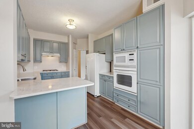 The Magnolias at Lansdowne Woods unit 208, Leesburg, VA 20176 - photo 4