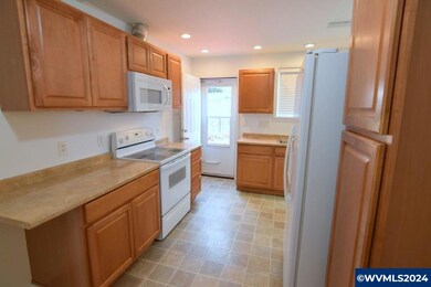 1220 Troy St NE, Keizer, OR 97303 - photo 5