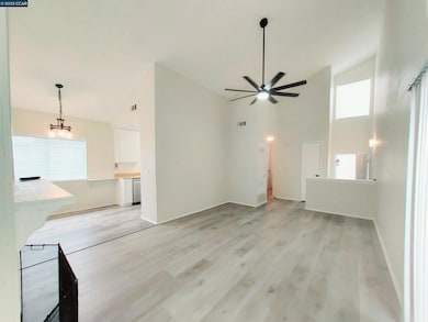 3712 Willow Pass Rd unit 32, Concord, CA 94519 - photo 4