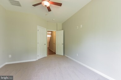 3036 Chinkapin Oak Ln unit 136, Woodbridge, VA 22191 - photo 7