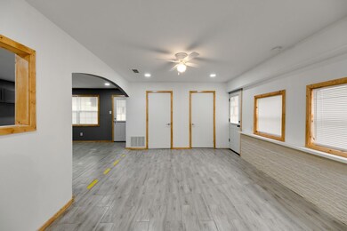 204 Cedarview Dr, Palestine, TX 75803 - photo 4