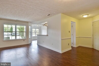 2408 Forest Edge Ct unit 104M, Odenton, MD 21113 - photo 4