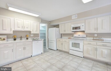 4518 Twinbrook Rd, Fairfax, VA 22032 - photo 5