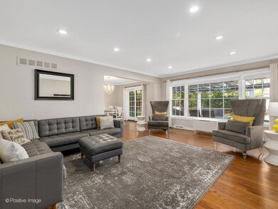 2S386 Seneca Dr, Wheaton, IL 60189 - photo 5