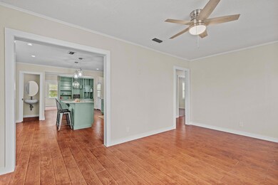 mls_106_E_7th_Ave-7