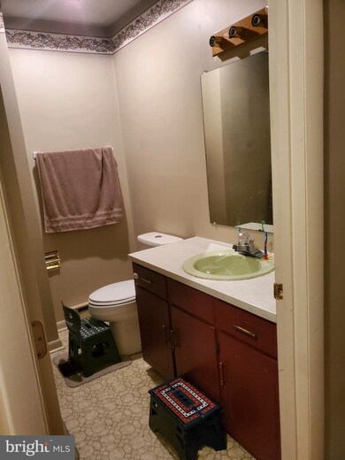 3021 Liverpool Ct, Chambersburg, PA 17201 - photo 7