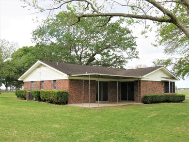 2103 Holly St, East Bernard, TX 77435 - photo 4