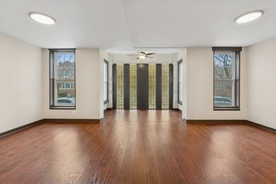 3045 W Eastwood Ave unit 1, Chicago, IL 60625 - photo 2