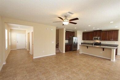 16125 Starling Crossing Dr, Lithia, FL 33547 - photo 2