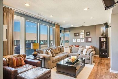 Northeast-facing light keeps you cool and comforta