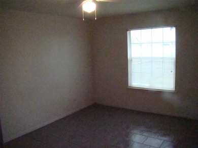 200 Blue Bell Ct, Weatherford, TX 76088 - photo 5