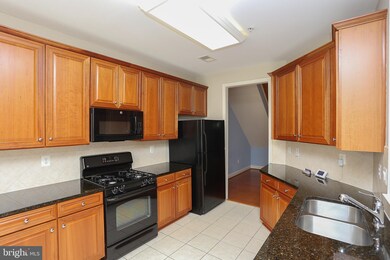13104 Brooktree Ln, Laurel, MD 20707 - photo 5