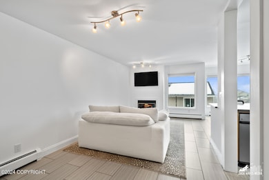 Living room w fireplace