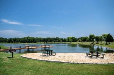 602 Clear Water Ct, Corsicana, TX 75119 - photo 2