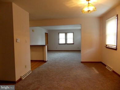 633 Andrews Ave, Darby, PA 19023 - photo 5