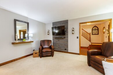 726 Newberry Dr, Batavia, IL 60510 - photo 2