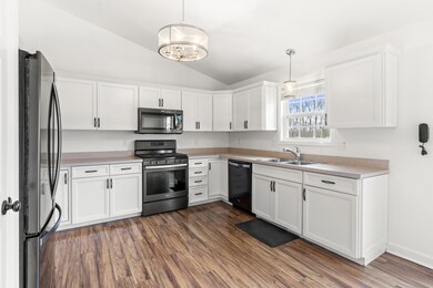 132 N Elgin St, Griffith, IN 46319 - photo 4