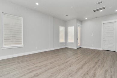 5822 Burt St, Houston, TX 77091 - photo 5