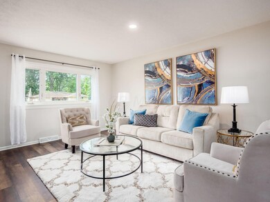 5624 Sandalwood Blvd, Columbus, OH 43229 - photo 5