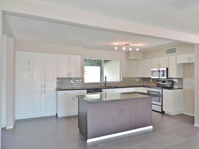 4 Kitchen 1