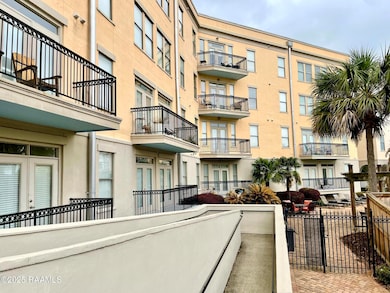 201 Settlers Trace Blvd, 1413