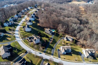 347 Sterling Ln, Downingtown, PA 19335 - photo 2