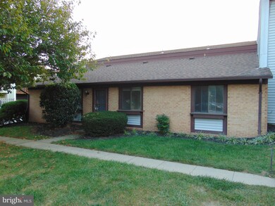 2574 Fox Ridge Ct unit 25, Woodbridge, VA 22192 - photo 2