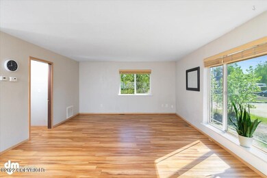 04-Living Room_ETL3300