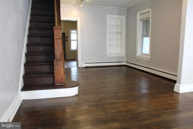 466 N Evans St, Pottstown, PA 19464 - photo 7