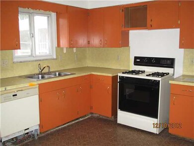 1317 Pershing Dr, Columbus, OH 43224 - photo 5