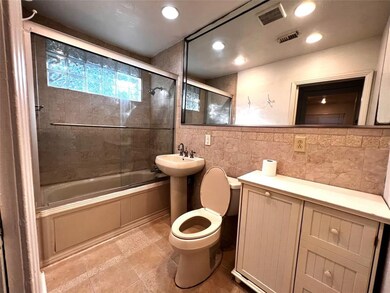 3918 Daphne St, Houston, TX 77021 - photo 5