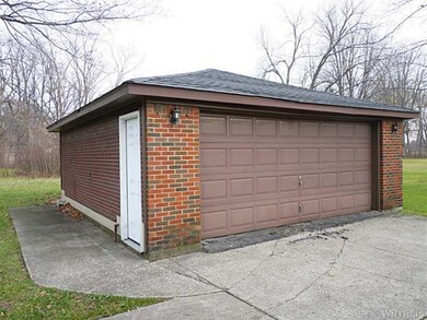 717 Shad St, North Tonawanda, NY 14120 - photo 4